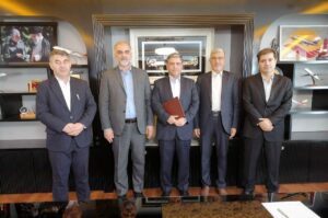 امضای تفاهم‌نامه همکاری میان استانداری اردبیل و شرکت هواپیمایی کیش‌ایر/ توسعه زیرساخت‌های پروازی و گردشگری در دستور کار است