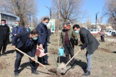 مراسم درختکاری با حضور مسئولین شهرستان سرعین+عکس